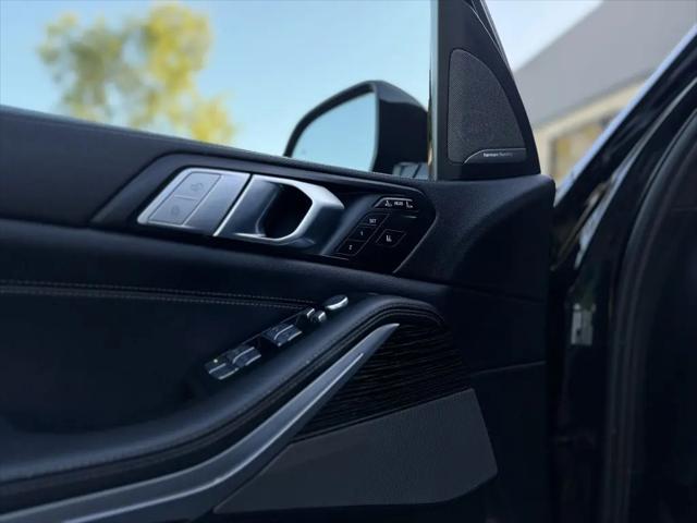 2022 BMW X7 M50i