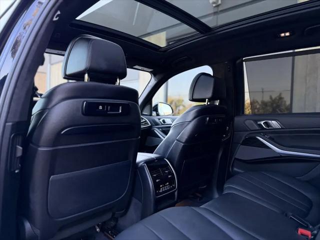 2022 BMW X7 M50i