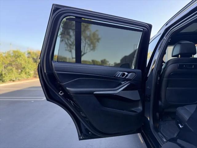 2022 BMW X7 M50i