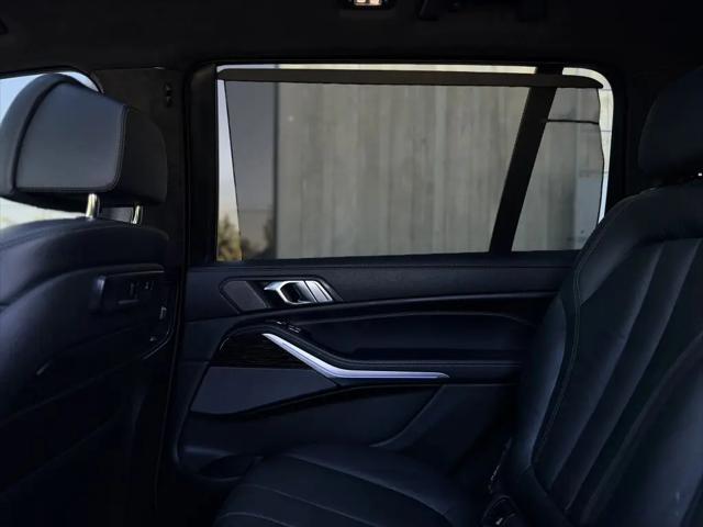 2022 BMW X7 M50i