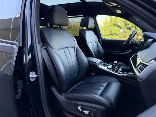 2022 BMW X7 M50i