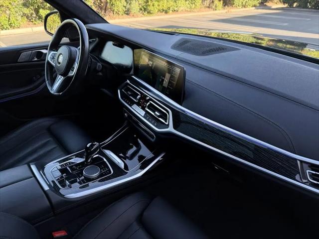 2022 BMW X7 M50i