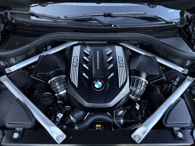 2022 BMW X7 M50i