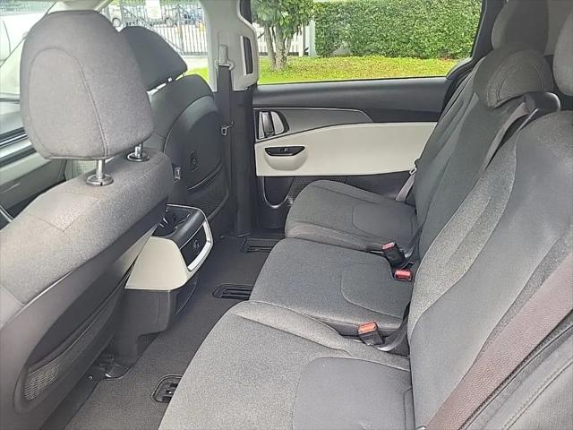 2022 Kia Carnival MPV LX