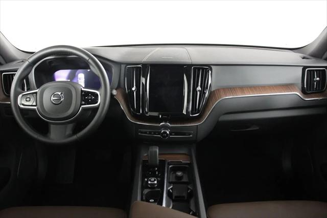 2024 Volvo XC60 B5 Plus Dark Theme