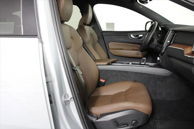 2024 Volvo XC60 B5 Plus Dark Theme
