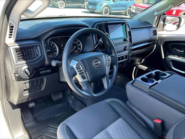 2024 Nissan Titan Crew Cab SV 4x4