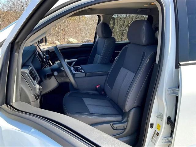 2024 Nissan Titan Crew Cab SV 4x4
