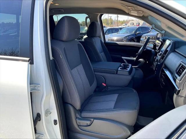 2024 Nissan Titan Crew Cab SV 4x4