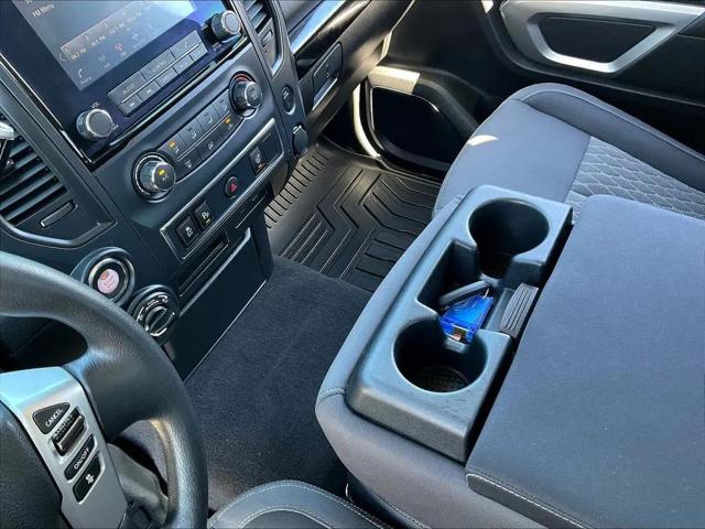 2024 Nissan Titan Crew Cab SV 4x4