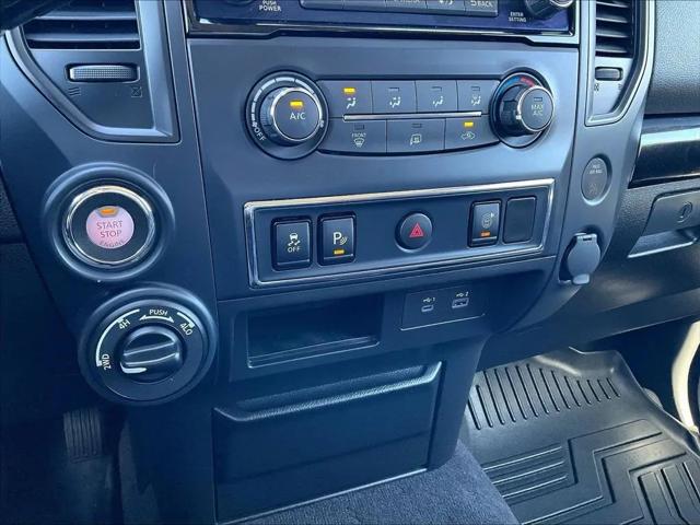 2024 Nissan Titan Crew Cab SV 4x4
