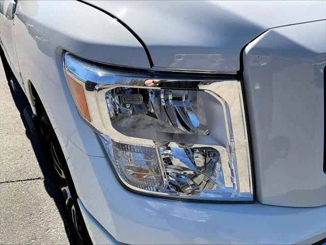 2024 Nissan Titan Crew Cab SV 4x4