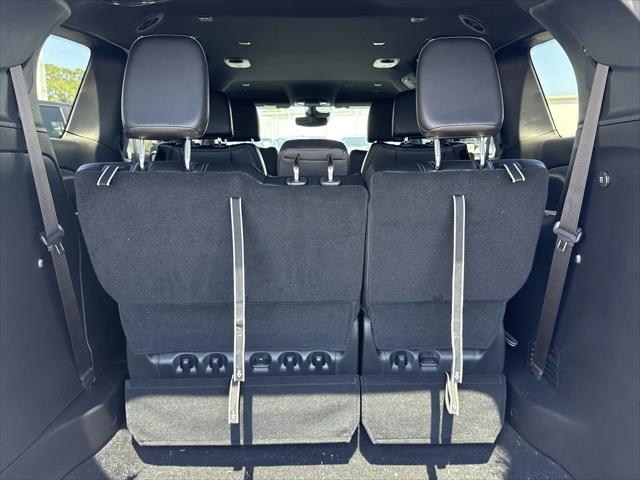 2027 Chrysler Pacifica Select