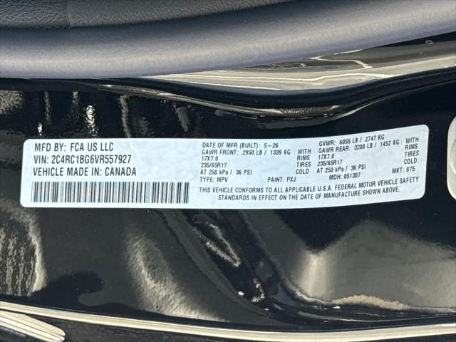 2027 Chrysler Pacifica Select