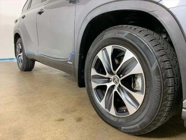 2023 Toyota Highlander Hybrid XLE