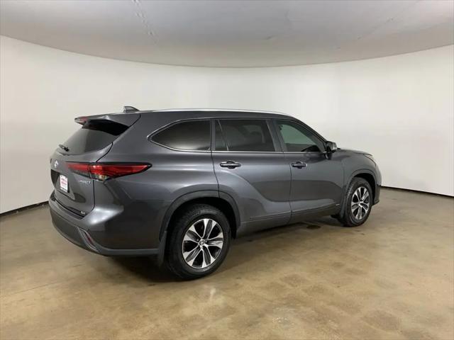 2023 Toyota Highlander Hybrid XLE