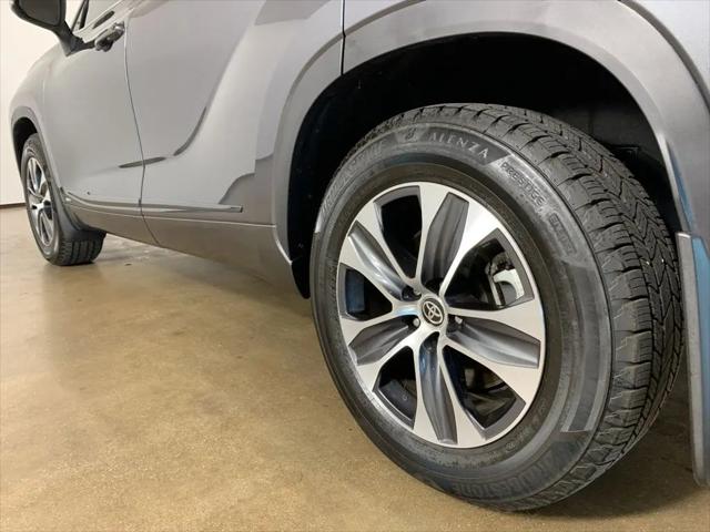 2023 Toyota Highlander Hybrid XLE