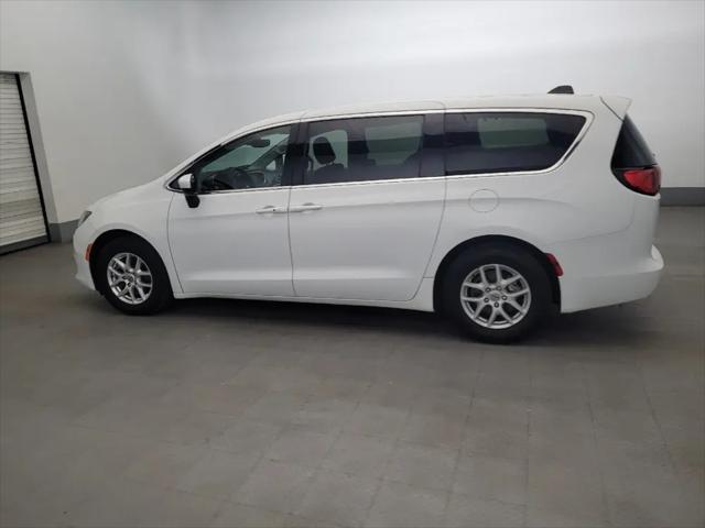 2021 Chrysler Voyager LX