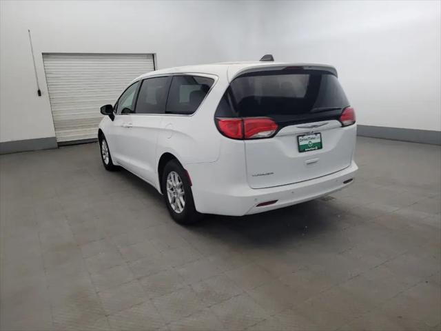 2021 Chrysler Voyager LX