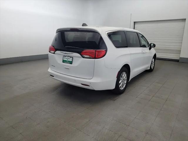 2021 Chrysler Voyager LX