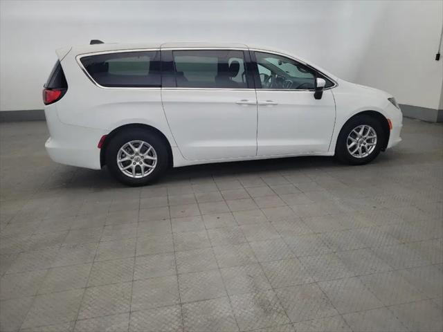 2021 Chrysler Voyager LX