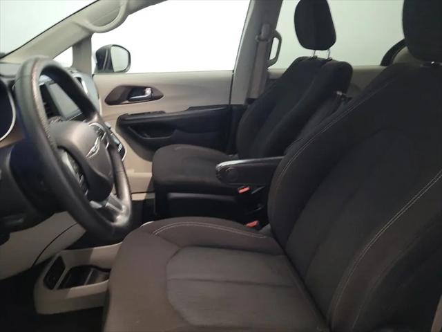 2021 Chrysler Voyager LX