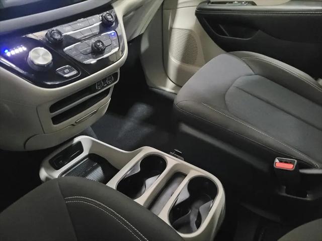 2021 Chrysler Voyager LX