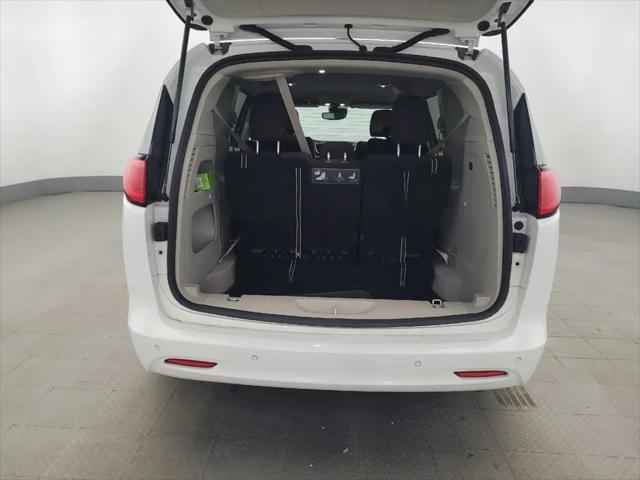 2021 Chrysler Voyager LX