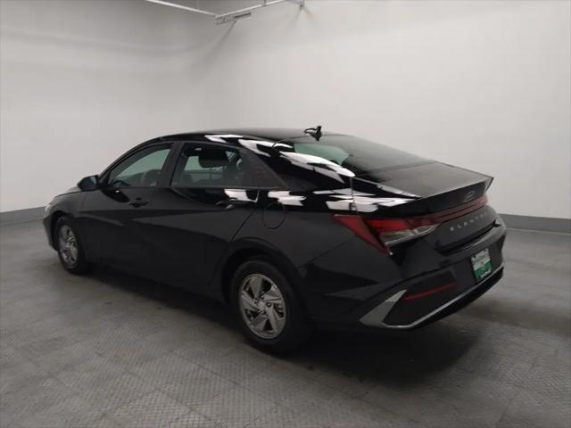 2025 Hyundai Elantra SE