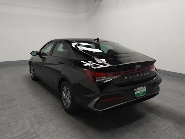 2025 Hyundai Elantra SE