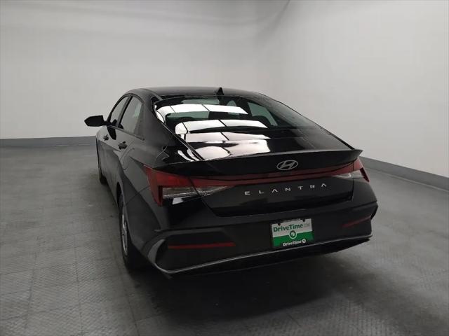 2025 Hyundai Elantra SE