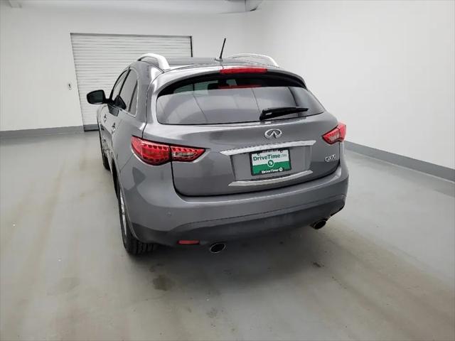 2017 INFINITI QX70 Standard