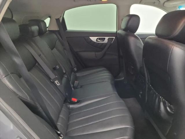 2017 INFINITI QX70 Standard