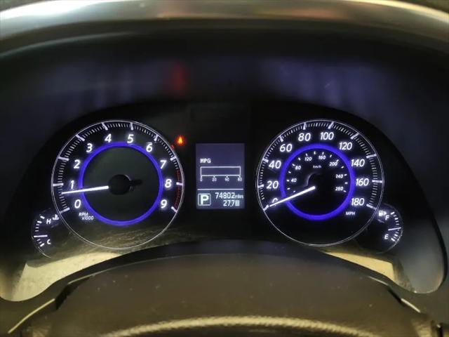 2017 INFINITI QX70 Standard