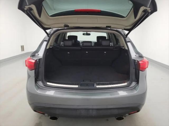 2017 INFINITI QX70 Standard