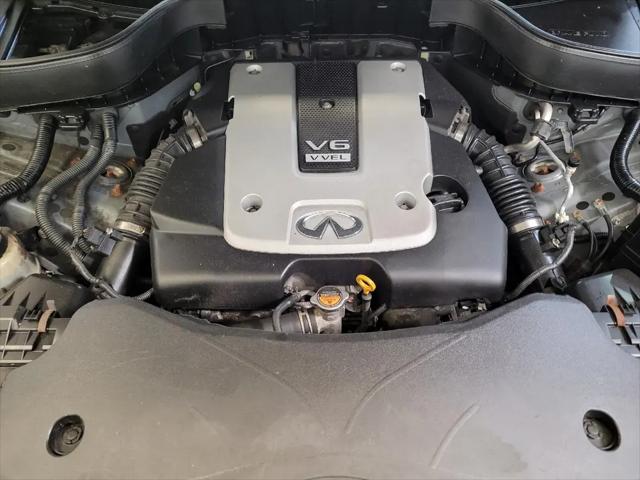 2017 INFINITI QX70 Standard