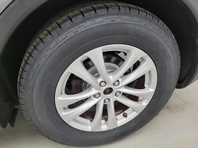 2017 INFINITI QX70 Standard