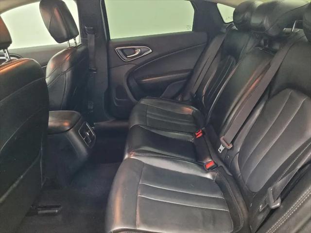 2017 Chrysler 200 Limited Platinum