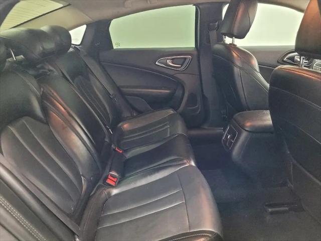 2017 Chrysler 200 Limited Platinum