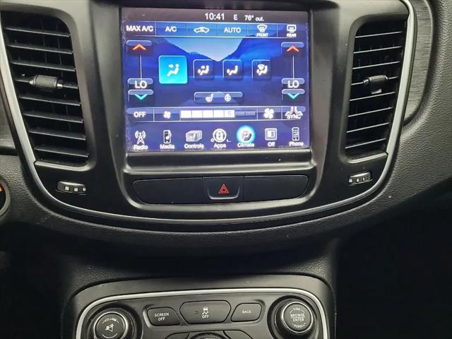 2017 Chrysler 200 Limited Platinum