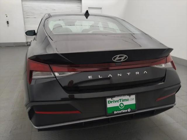 2025 Hyundai Elantra SE