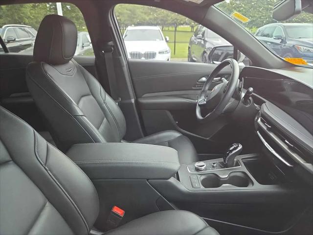 2024 Cadillac XT4 AWD Premium Luxury