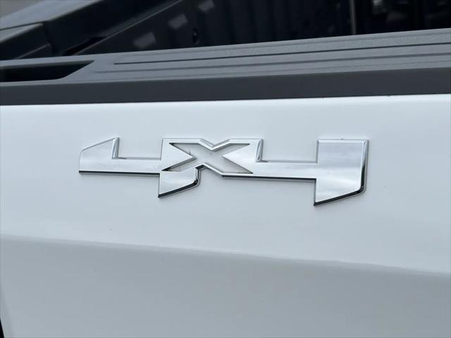 2025 GMC Sierra 1500 4WD Crew Cab Short Box SLT