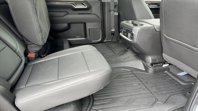 2025 GMC Sierra 1500 4WD Crew Cab Short Box SLT