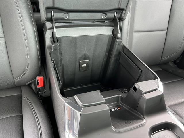 2025 GMC Sierra 1500 4WD Crew Cab Short Box SLT