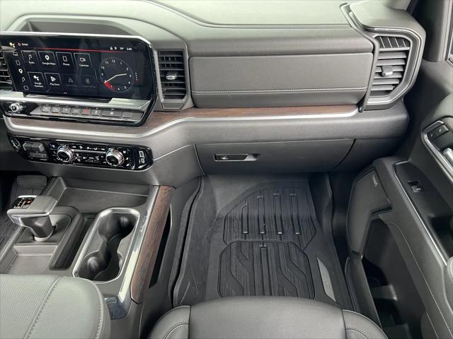 2025 GMC Sierra 1500 4WD Crew Cab Short Box SLT