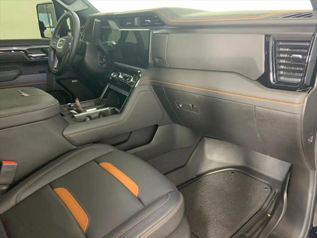 2025 GMC Sierra 3500HD 4WD Crew Cab Standard Bed AT4