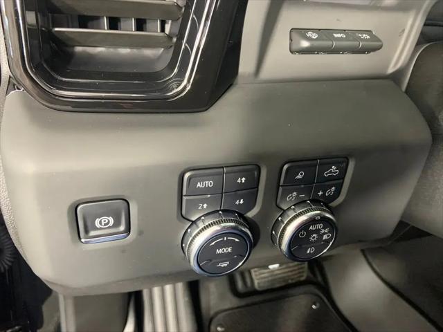 2025 GMC Sierra 3500HD 4WD Crew Cab Standard Bed AT4