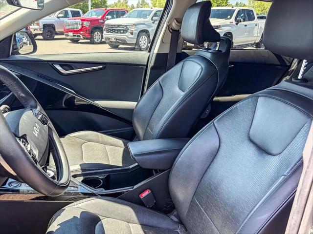 2023 Kia Niro Plug-In Hybrid SX Touring