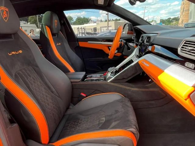 2023 Lamborghini Urus S